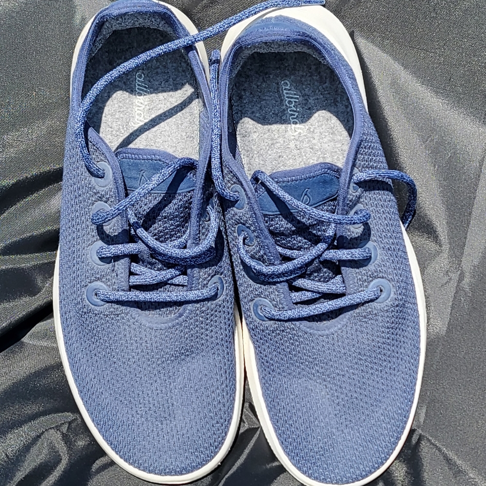 🐦 Allbirds navy running shoes size 10